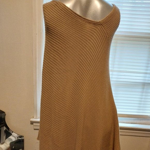 BCBG Maxazria Poncho & BCBGeneration Pocketbook - Picture 5 of 9